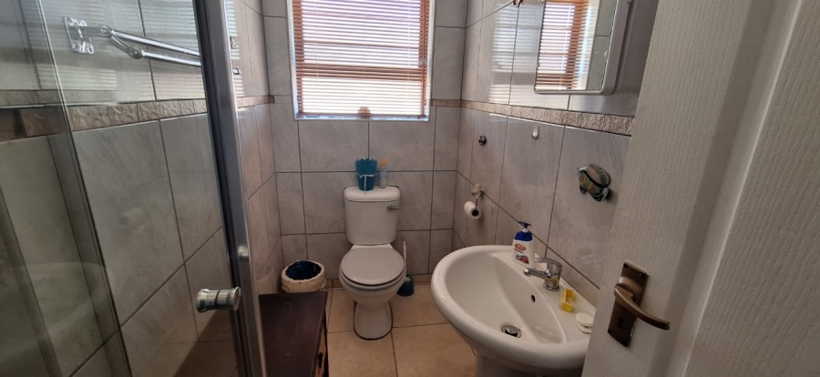 To Let 1 Bedroom Property for Rent in Dana Bay Western Cape